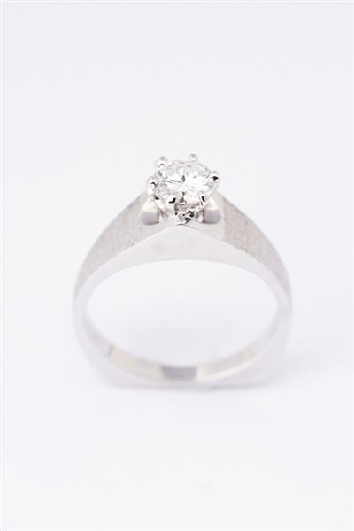 Grote foto wit gouden solitair ring met een briljant van 0.43 ct. kleding dames sieraden