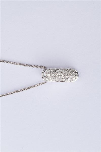 Grote foto wit gouden hanger met 22 briljanten aan wit gouden collier kleding dames sieraden