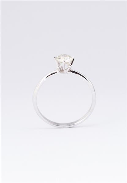 Grote foto wit gouden solitair ring met een briljant van 0.74 ct. kleding dames sieraden