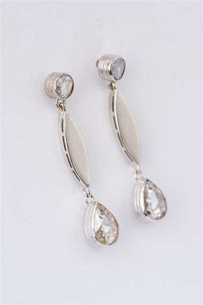 Grote foto wit gouden oorhangers met in elk roos geslepen diamanten in zilver gezet kleding dames sieraden