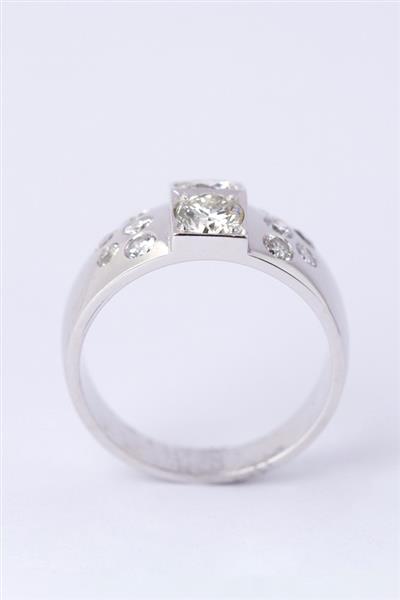 Grote foto wit gouden ring met 12 briljanten. ca. 1.4 ct. kleding dames sieraden