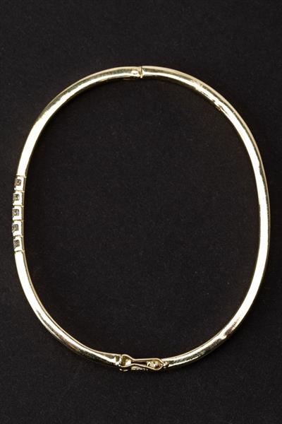 Grote foto gouden bangle met 5 briljanten totaal ca. 0.50 ct. kleding dames sieraden