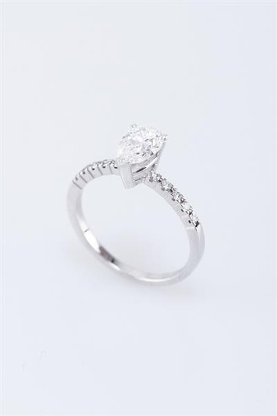 Grote foto wit gouden solitair ring met een peervormig geslepen briljant van 1.00 ct. kleding dames sieraden