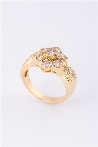 Grote foto gouden entourage ring met briljanten en diamanten kleding dames sieraden