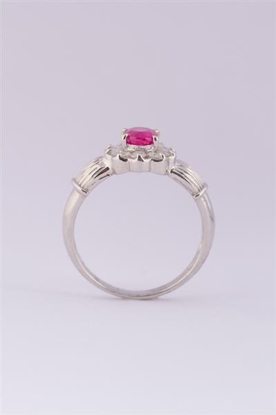 Grote foto platina entourage ring met robijn kleding dames sieraden