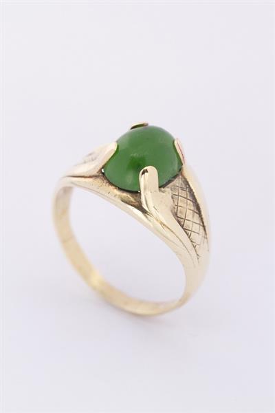 Grote foto gouden ring met jade kleding dames sieraden