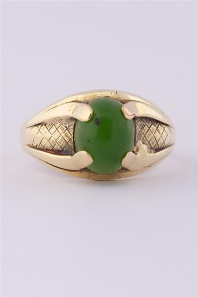 Grote foto gouden ring met jade kleding dames sieraden