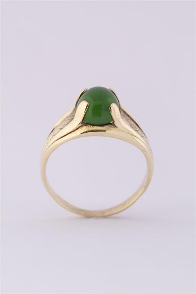 Grote foto gouden ring met jade kleding dames sieraden