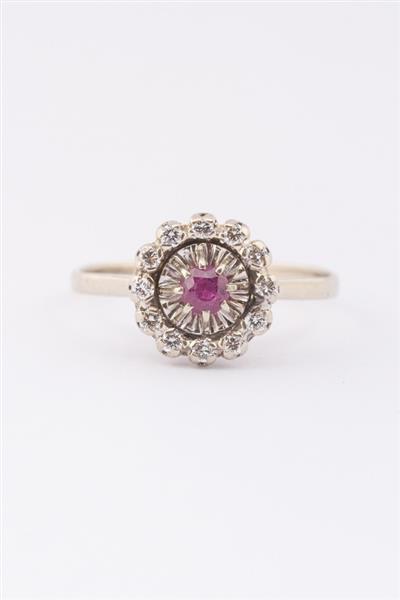 Grote foto wit gouden ring met briljanten en robijn kleding dames sieraden