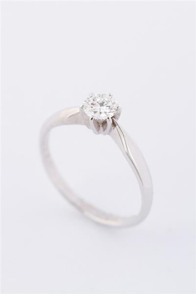 Grote foto wit gouden solitair ring met een briljant van ca. 0.38 ct. kleding dames sieraden