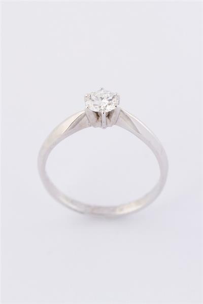 Grote foto wit gouden solitair ring met een briljant van ca. 0.38 ct. kleding dames sieraden