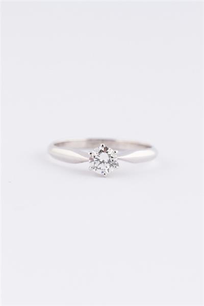 Grote foto wit gouden solitair ring met een briljant van ca. 0.38 ct. kleding dames sieraden
