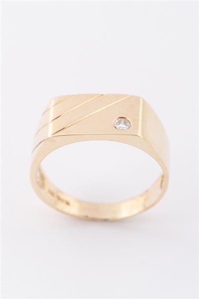 Grote foto gouden heren ring met een briljant van ca. 0.05 ct. kleding dames sieraden