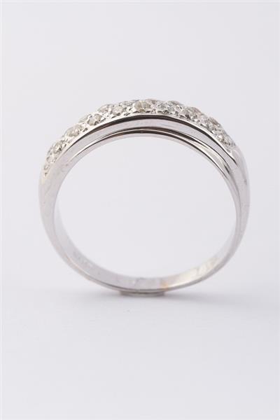 Grote foto wit gouden rij ring met 20 briljanten. totaal ca. 0.20 ct. kleding dames sieraden