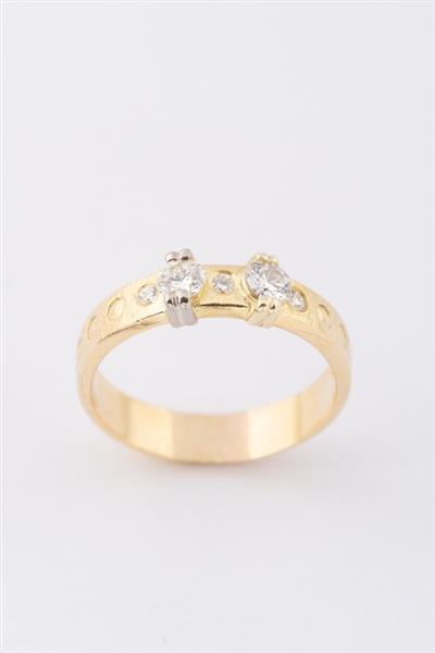 Grote foto gouden ring met 5 briljanten. totaal ca. 0.54 ct. kleding dames sieraden