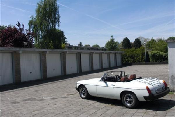 Grote foto garagebox. elektrisch.verwarming. apeldoorn. auto diversen oldtimers