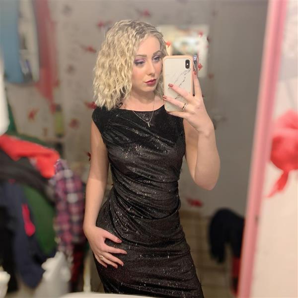 Grote foto ook op zoek naar een fantastische relatie contacten en berichten vrouw zoekt man
