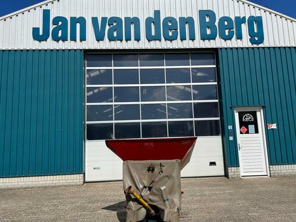 Grote foto kunstmeststrooier agrarisch kunstmestrooiers