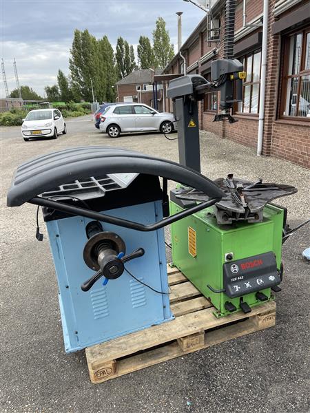 Grote foto banden demonteerapparaat en balanceer apparaat auto diversen gereedschap