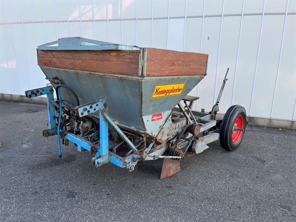 Grote foto koningsplanter plantmachine voor bollen en uien 6 rijen agrarisch zaaimachines