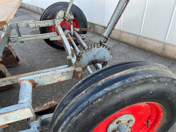 Grote foto koningsplanter plantmachine voor bollen en uien 6 rijen agrarisch zaaimachines