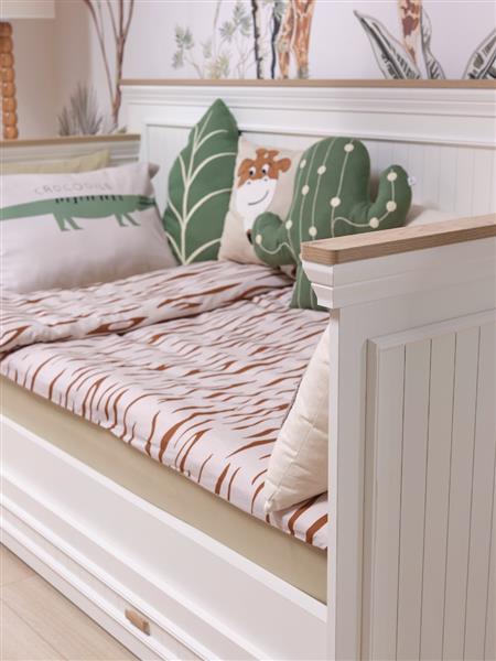 Grote foto monte kajuitbed bedbank met slaaplade en safaritent wit beige almila antiek en kunst stoelen en banken