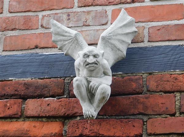 Grote foto gargoyle demonen verdrijver vol steen wanddeco tuin en terras tuindecoratie