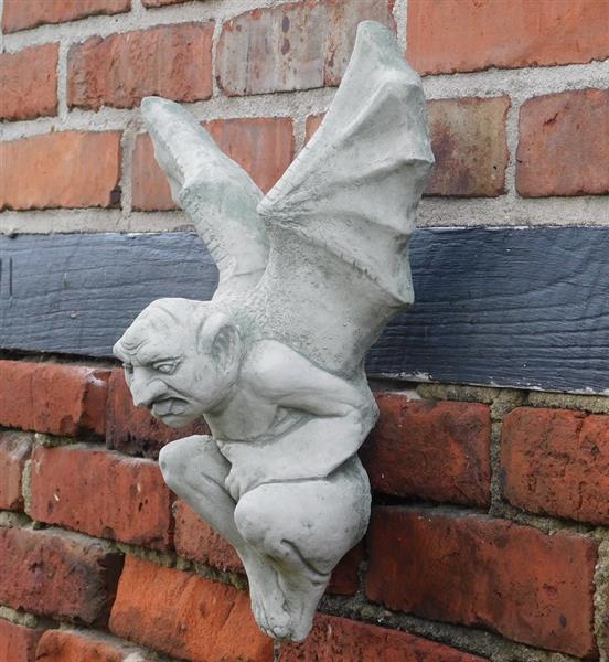 Grote foto gargoyle demonen verdrijver vol steen wanddeco tuin en terras tuindecoratie