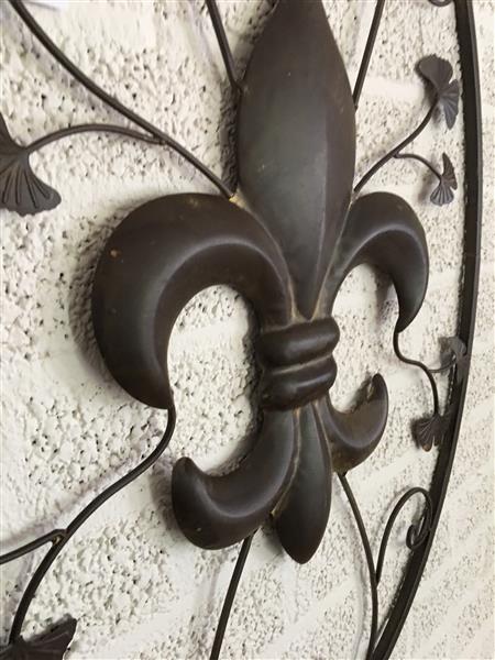 Grote foto wandornament met franse lelie metaal vintage brown tuin en terras tuindecoratie