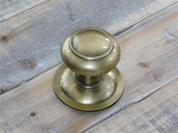 Grote foto koperen knop voor de voordeur deurknop antieke knop landhuisstijl trekknop vast . doe het zelf en verbouw materialen en producten
