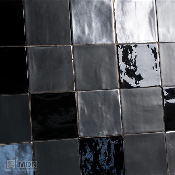 Grote foto handvormtegels 13x13 mat zwart glans zwart en platinum mix doe het zelf en verbouw tegels