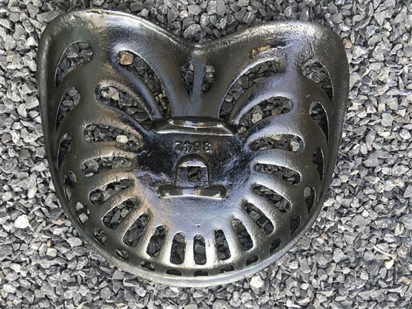 Grote foto traktor zitplek gietijzer zwart tuin en terras tuindecoratie