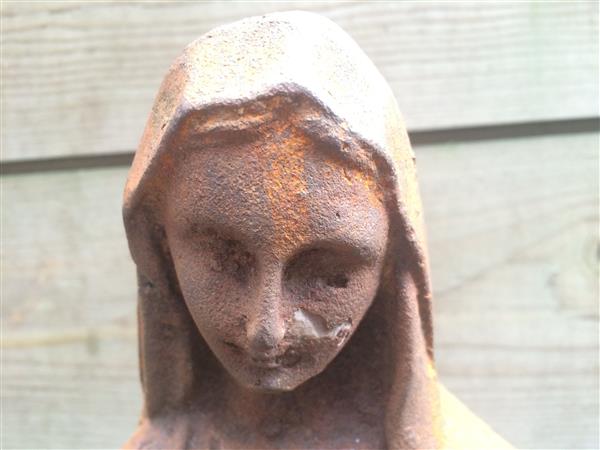 Grote foto madonna marie gietijzer figuur tuin en terras tuindecoratie