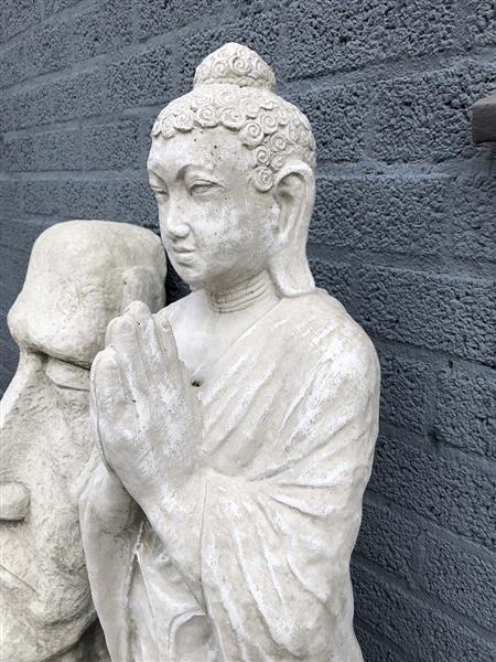 Grote foto boeddha staand groot stenen white wash beeld. tuin en terras tuindecoratie