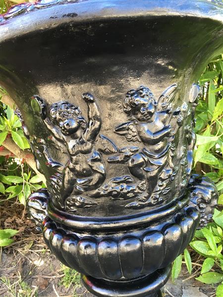 Grote foto zeer opvallende en zware bloempot vaas uit vol steen zwart tuin en terras overige tuin en terras