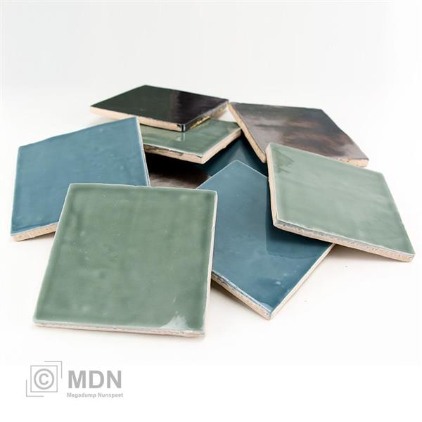 Grote foto platinum metallic groen en blauw mix handvorm tegels 13x13 doe het zelf en verbouw tegels