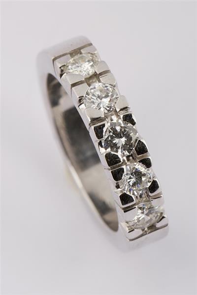Grote foto wit gouden rij ring met briljant sieraden tassen en uiterlijk ringen voor haar
