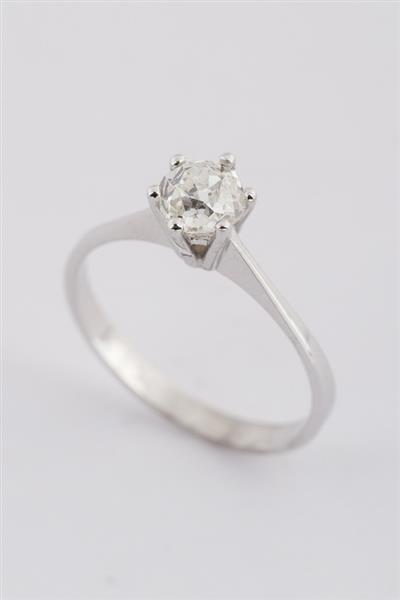 Grote foto wit gouden solitair ring met oud geslepen briljant sieraden tassen en uiterlijk ringen voor haar