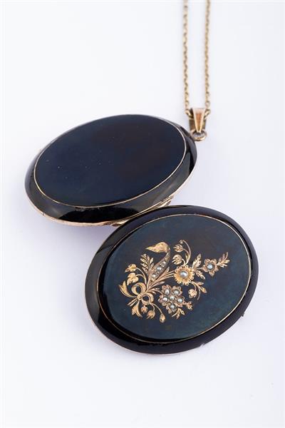 Grote foto antieke gouden medaillon met emaille en parels sieraden tassen en uiterlijk kettingen