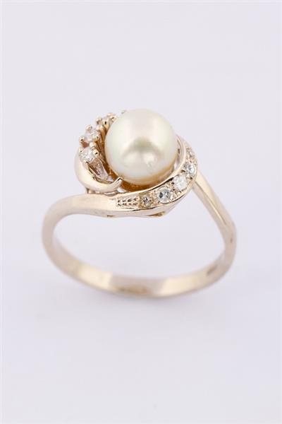 Grote foto wit gouden slagring met parel en briljant sieraden tassen en uiterlijk ringen voor haar