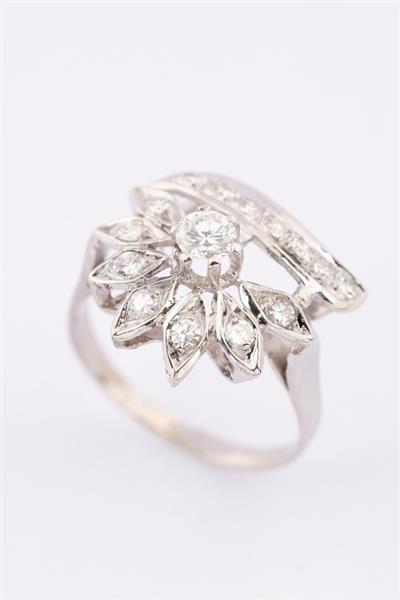 Grote foto wit gouden entourage ring met briljant en diamanten sieraden tassen en uiterlijk ringen voor haar