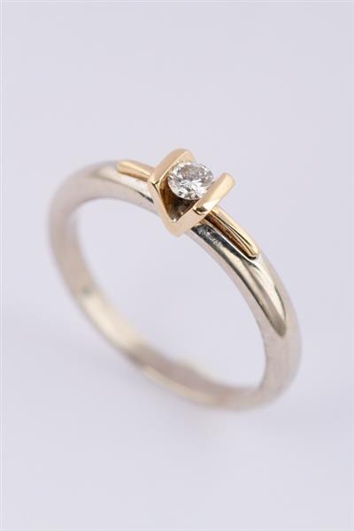 Grote foto wit geel gouden ring van het merk le chic en een briljant sieraden tassen en uiterlijk ringen voor haar