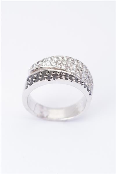 Grote foto wit gouden band ring met zwarte en witte briljanten sieraden tassen en uiterlijk ringen voor haar