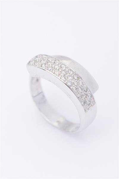 Grote foto wit gouden slag ring met 30 briljanten sieraden tassen en uiterlijk ringen voor haar