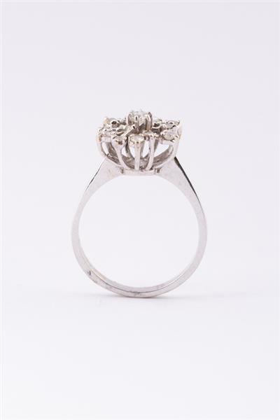 Grote foto wit gouden entourage ring met 13 briljanten sieraden tassen en uiterlijk ringen voor haar