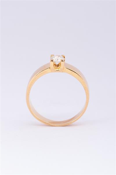 Grote foto gouden ring met briljanten sieraden tassen en uiterlijk ringen voor haar