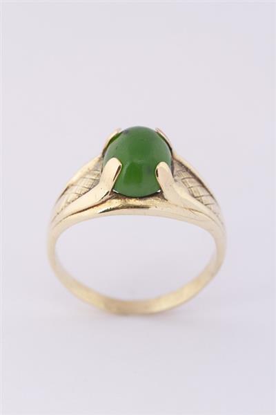 Grote foto gouden ring met jade sieraden tassen en uiterlijk ringen voor haar