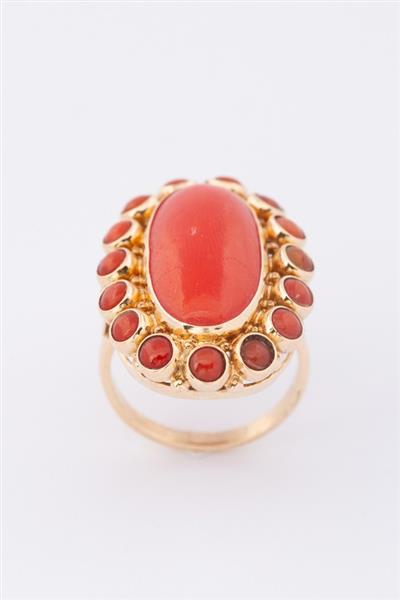 Grote foto gouden entourage ring met bloedkoralen sieraden tassen en uiterlijk ringen voor haar