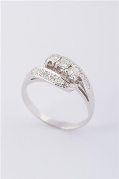 Grote foto wit gouden slagring met 3 briljanten en 10 diamanten sieraden tassen en uiterlijk ringen voor haar