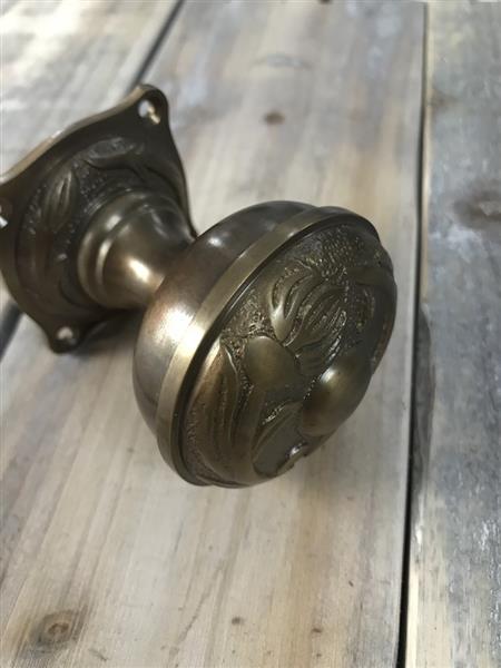 Grote foto deurknop art nouveau knop met rosette gepatineerd messing draaibaar. doe het zelf en verbouw materialen en producten